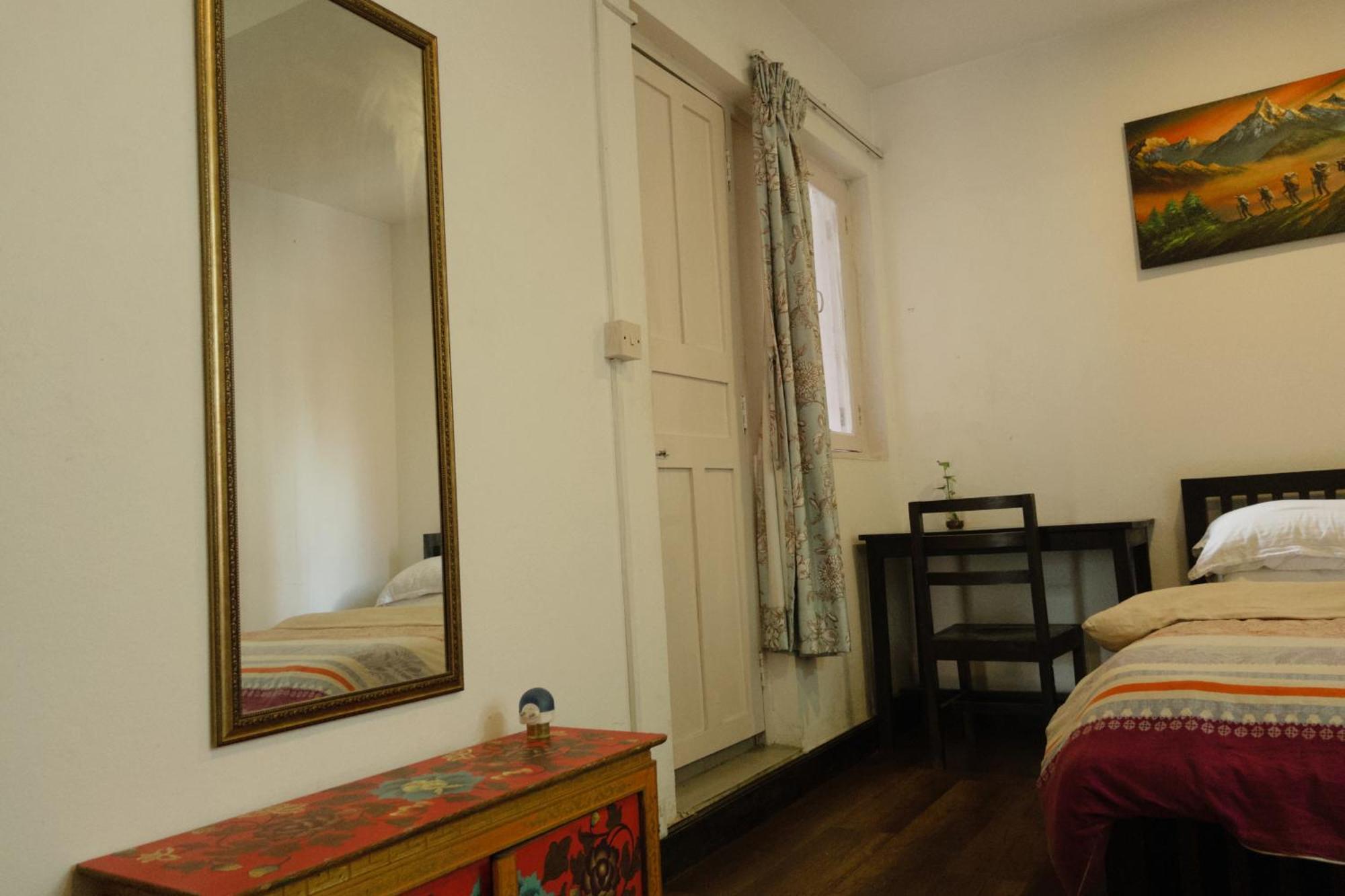 Cocina Mitho Chha Bnb Kathmandu Bagian luar foto