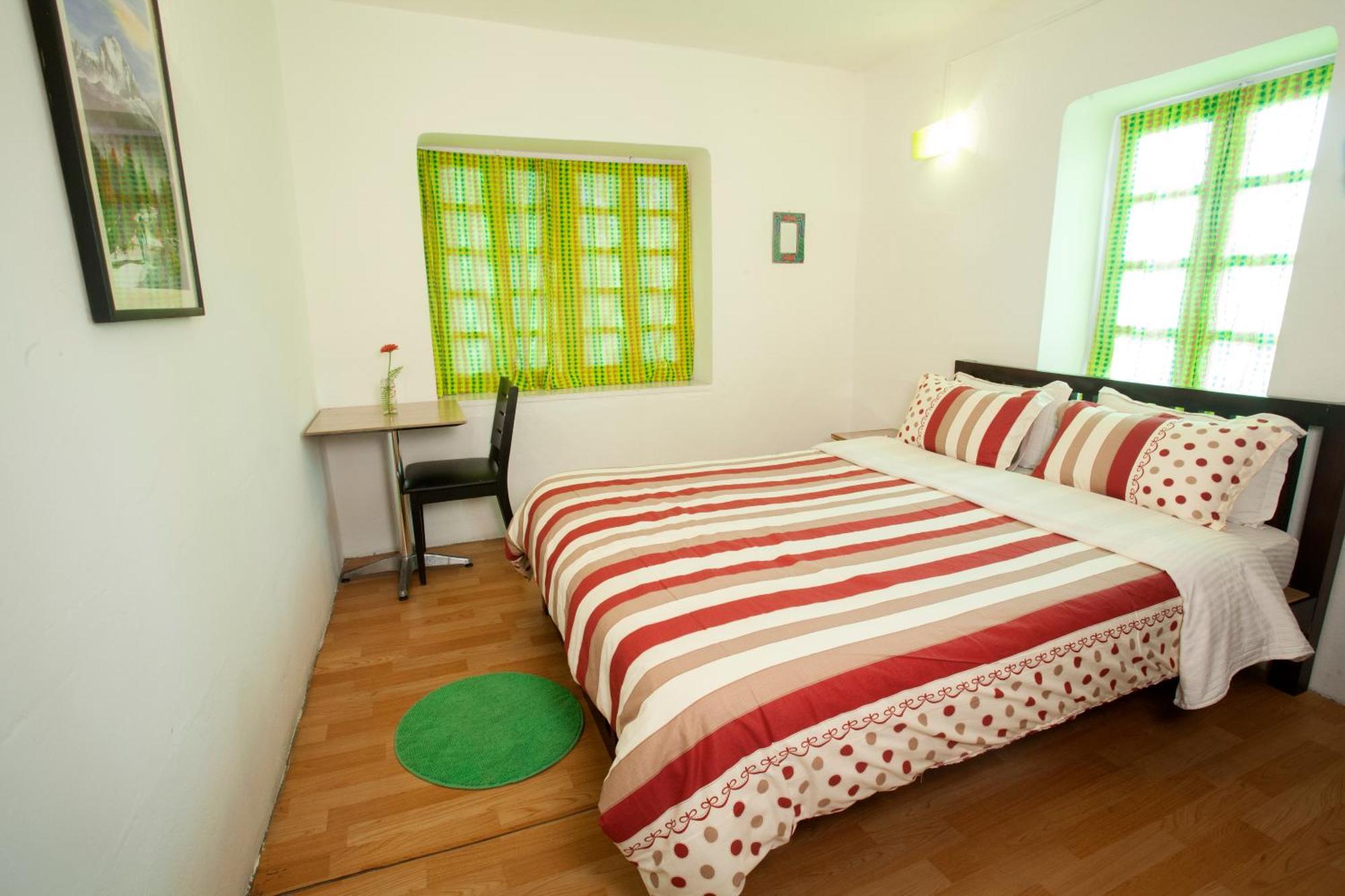 Cocina Mitho Chha Bnb Kathmandu Bagian luar foto