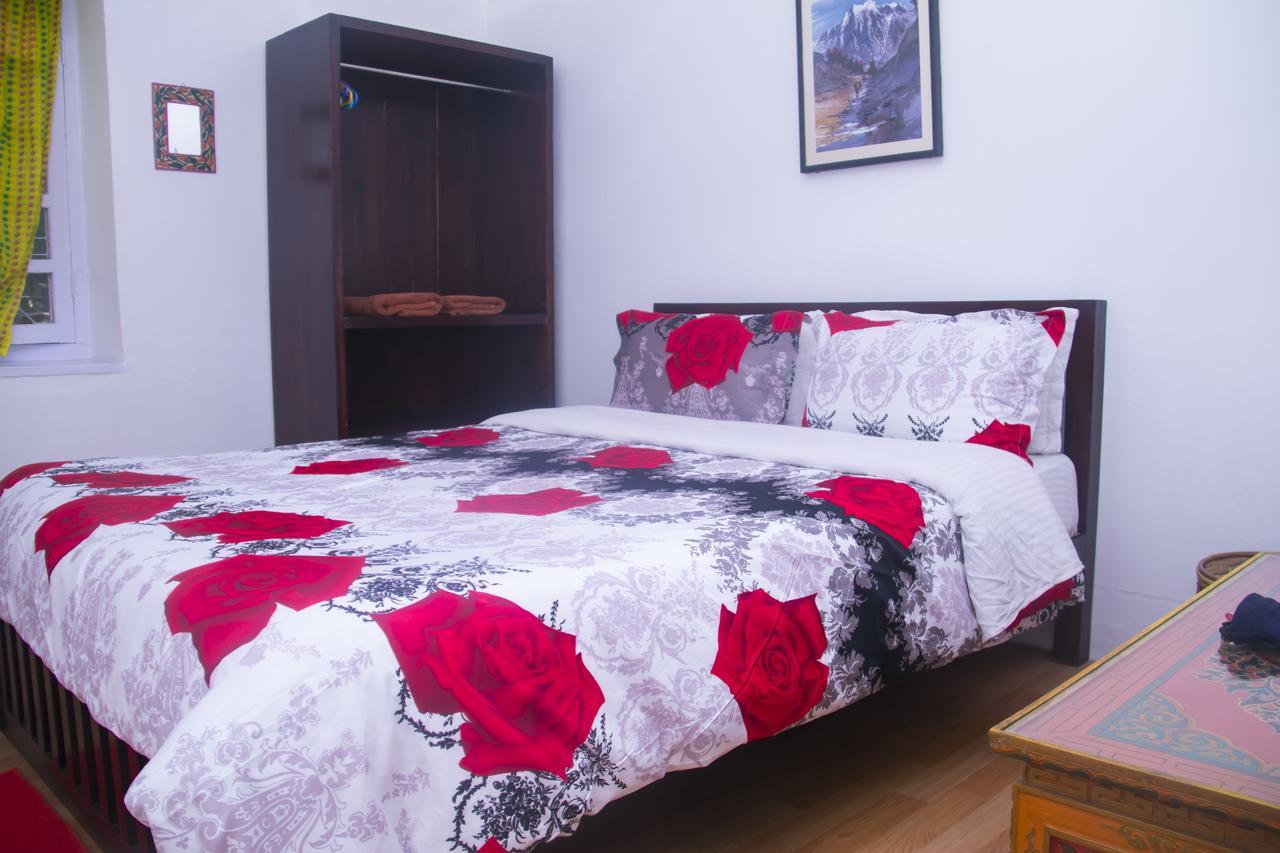 Cocina Mitho Chha Bnb Kathmandu Bagian luar foto
